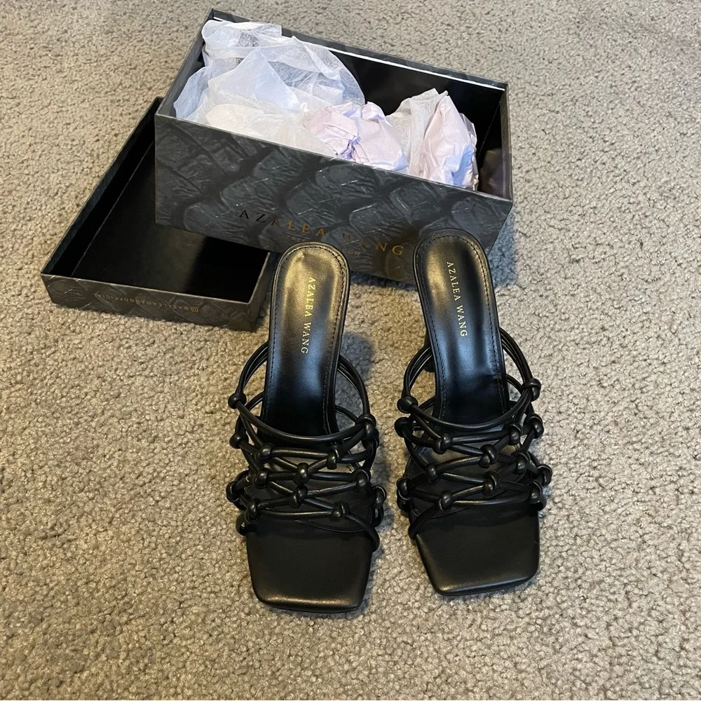 NWT Square Toe Heels in 7.5 - Picture 7 of 10